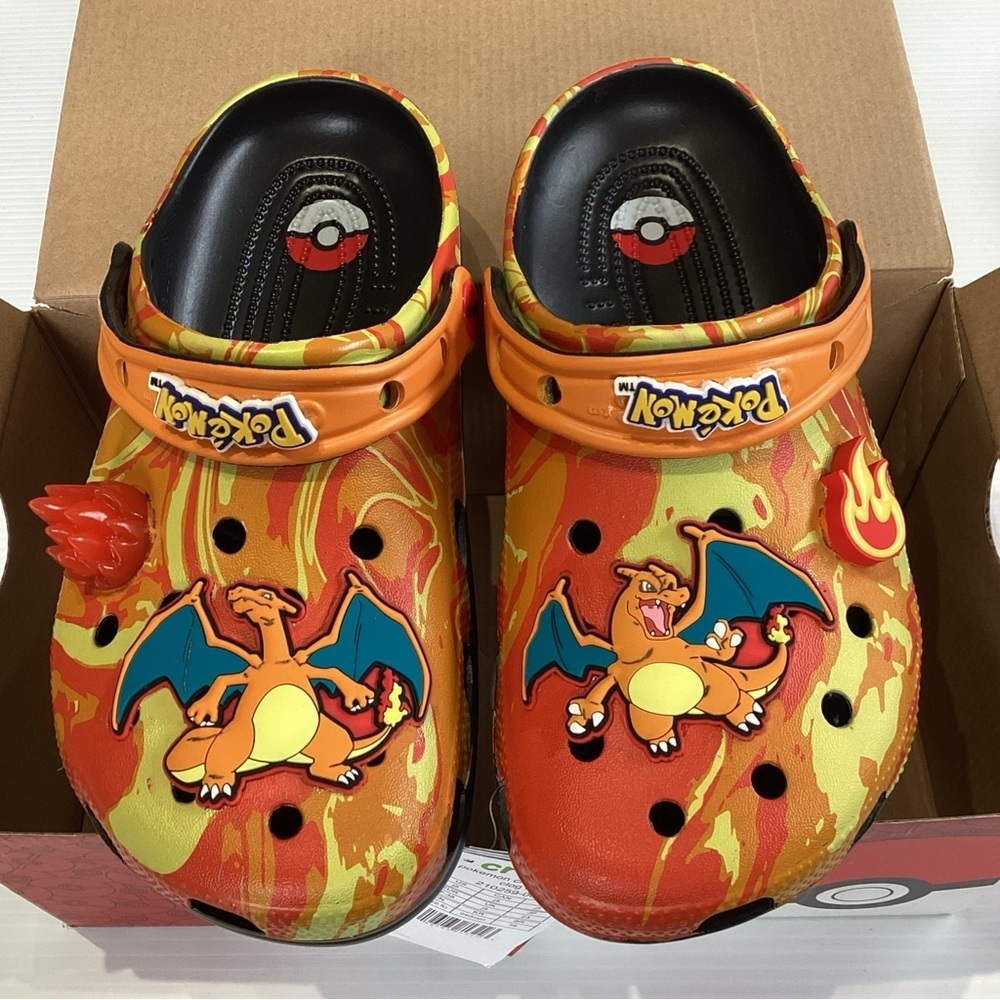 Crocs x Pokemon Charizard Classic clog Youth 210259-001 Size J5 New With Box